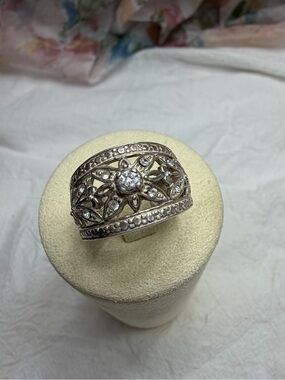 Vintage 925 Sterling Silver Floral Filigree Ring with Clear Stone #28str